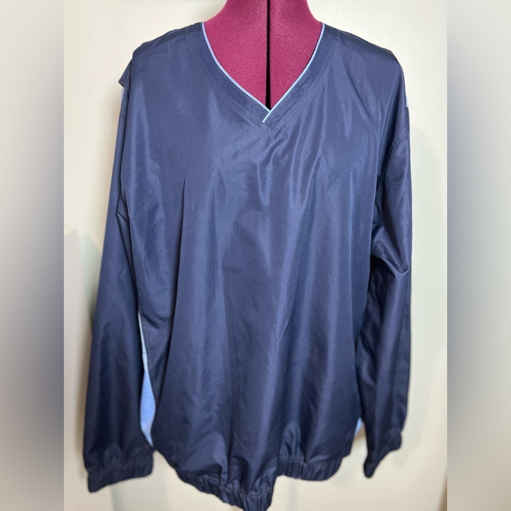 IZOD Golf Men’s Pullover Lightweight.  Size XL